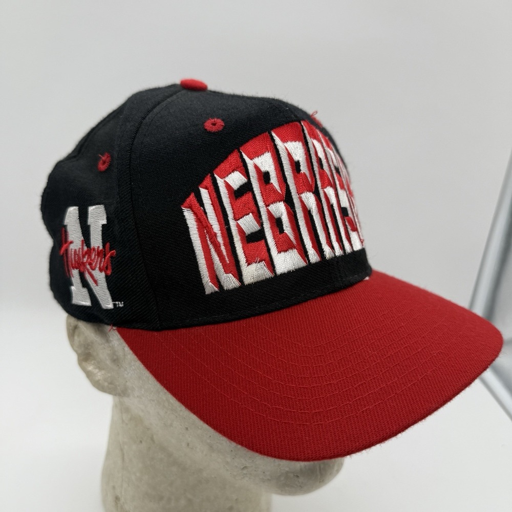 Vintage Nebraska Cornhuskers Top Of The World Fitted Hat 7 1/4 Black Red USA